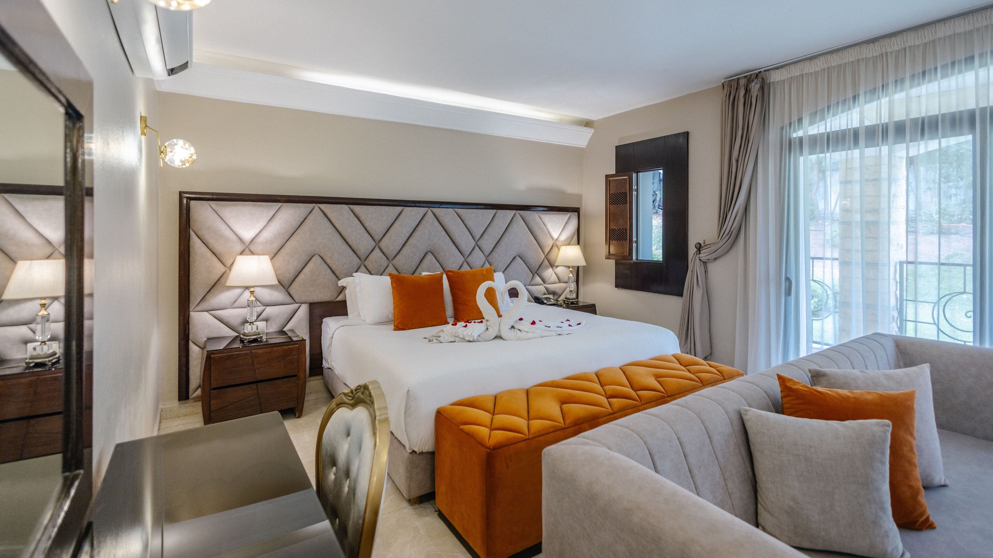 舒適套房, 陽台, 花園景觀 | 客房內保險箱、書桌、筆電工作空間、免費無線上網