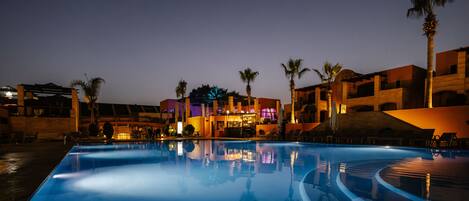 Indoor pool, pool loungers