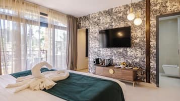 Habitación doble superior | Caja fuerte, escritorio, espacio para trabajar con un portátil