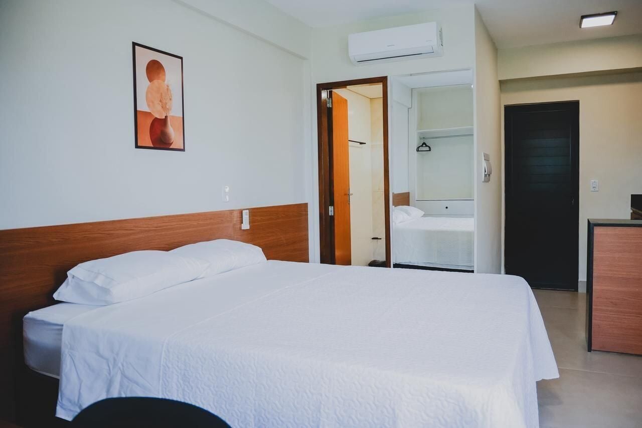 Apartamento panorámico | Escritorio y espacio para trabajar con un portátil