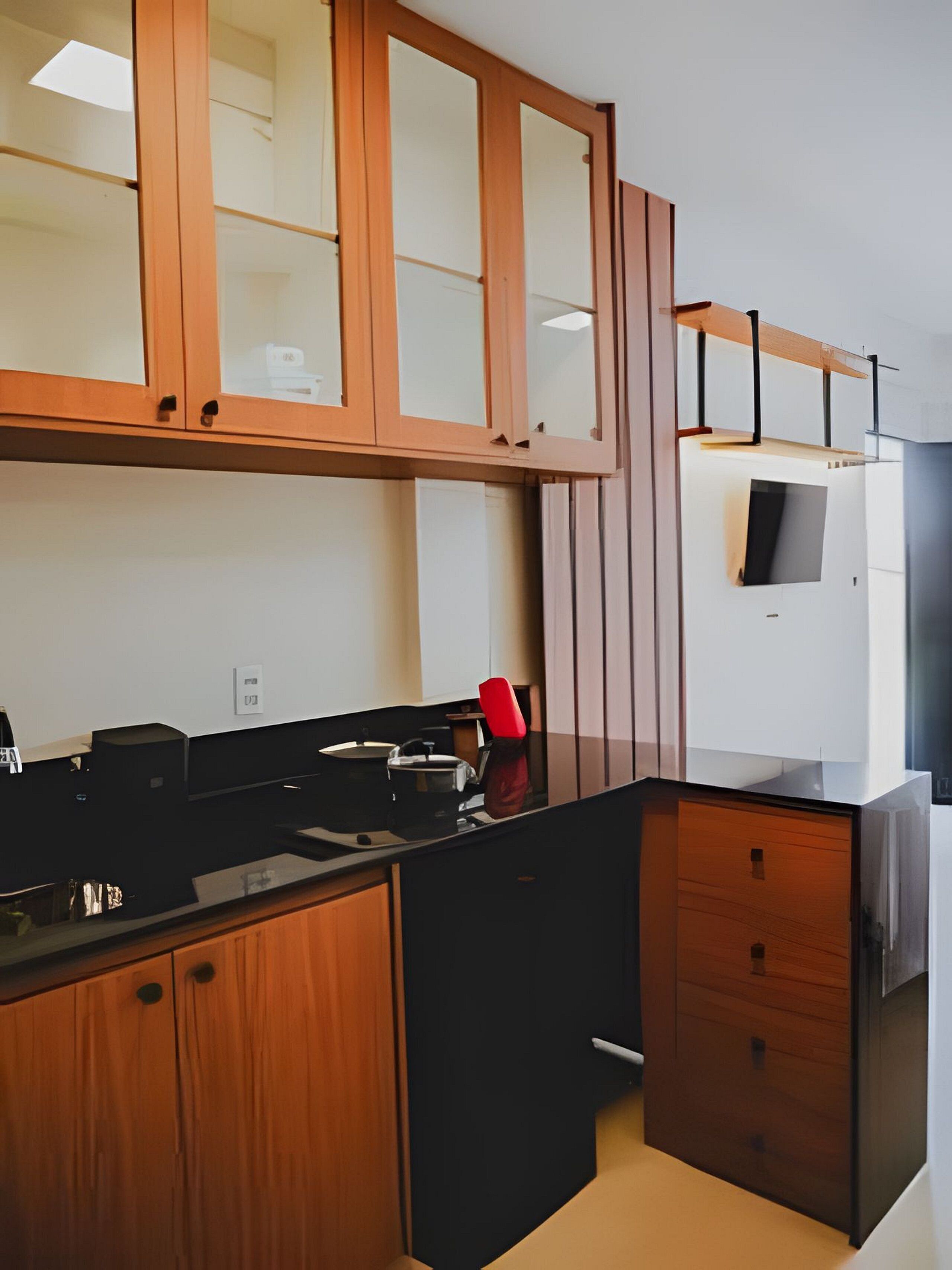 Traditional Apartment | Private kitchen | Mini-fridge, stovetop, cookware/dishes/utensils