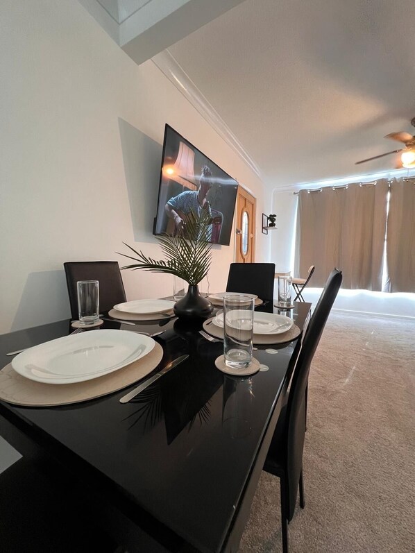 تناول الطعام