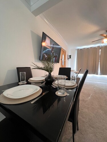 Stylish 2-Bed Flat Allesley Coventry | BHX NEC