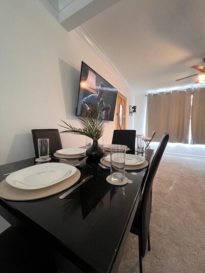 Stylish 2-Bed Flat Allesley Coventry | BHX NEC