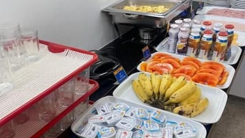 包每日自助早餐