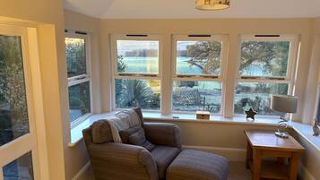 Cottage | Living area