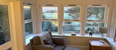 Cottage | Living area