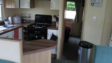 Cottage | Private kitchen | Cookware/dishes/utensils