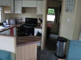 Cottage | Private kitchen | Cookware/dishes/utensils