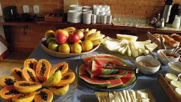 Café da manhã continental grátis todos os dias