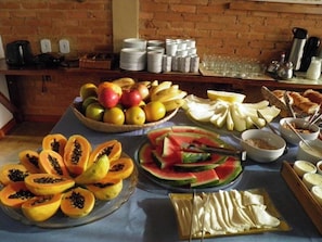 Free daily continental breakfast