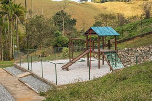 Children’s play area – outdoor