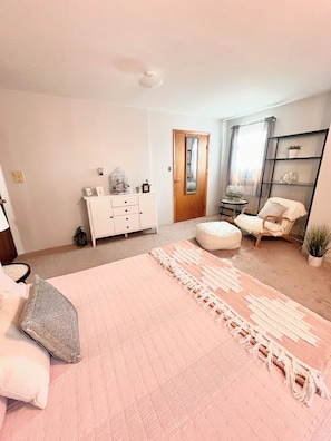 Desk, iron/ironing board, free WiFi, bed sheets