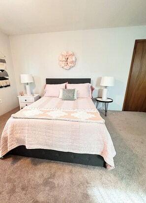 Desk, iron/ironing board, free WiFi, bed sheets