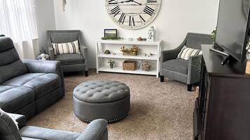 Smart TV, books, stereo