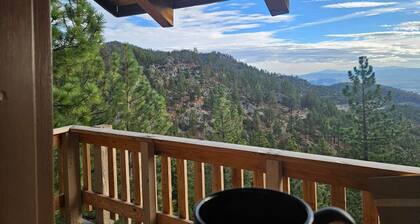 Heavenly Stagecoach Ski Retreat-
Views, quick shuttle ride to the lifts, all new