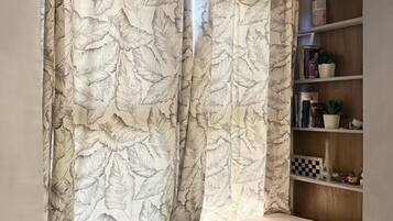 1 bedroom, bed sheets