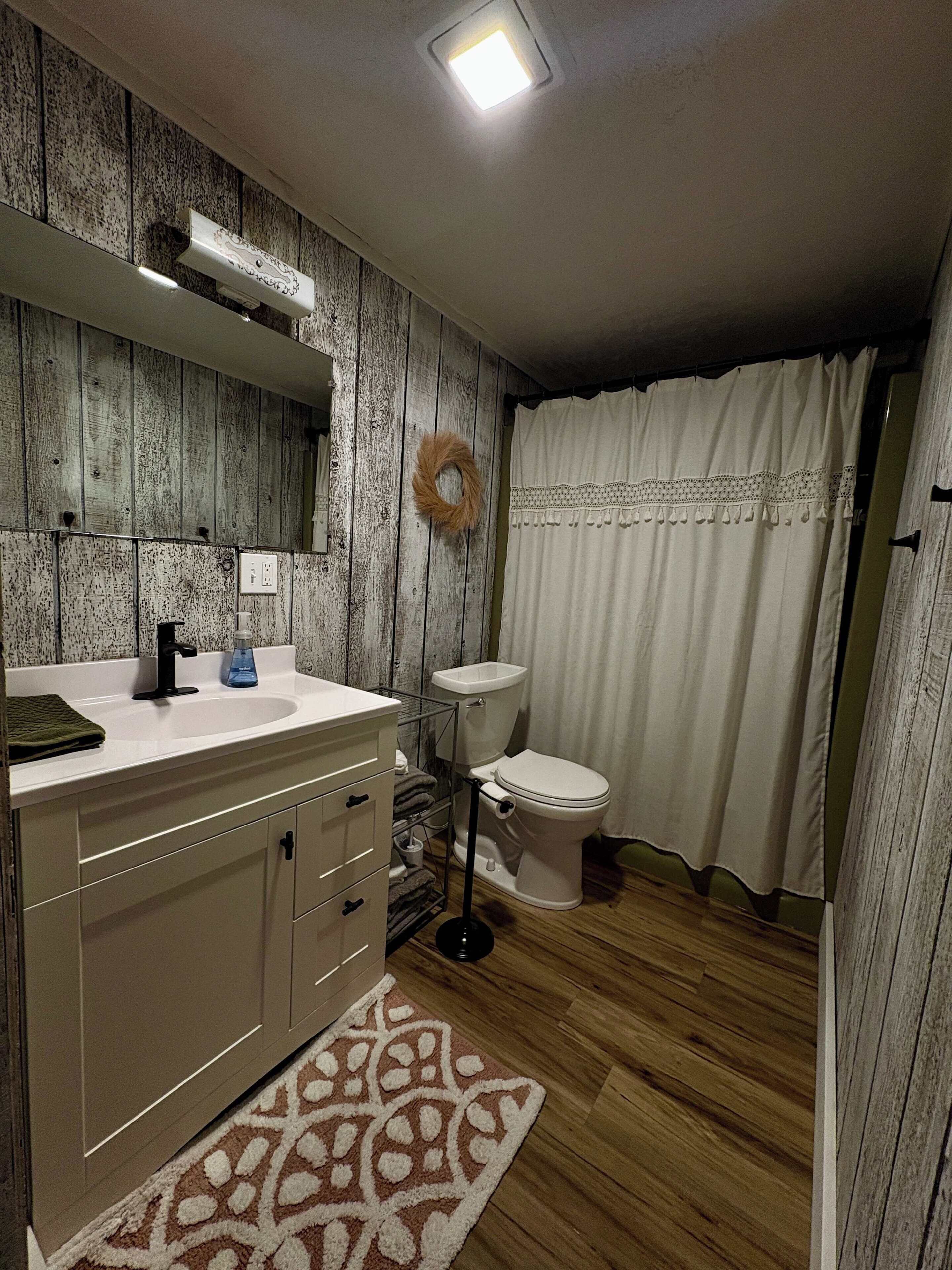 Bruser, hårtørrer, håndklæder