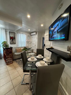 Dining - Cozy Apartment to Relax - Apartment "A" (Yonkers)