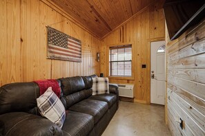 Televisión y chimenea 