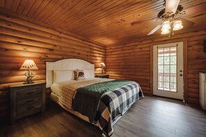 4 habitaciones, tabla de planchar con plancha, wifi y ropa de cama 