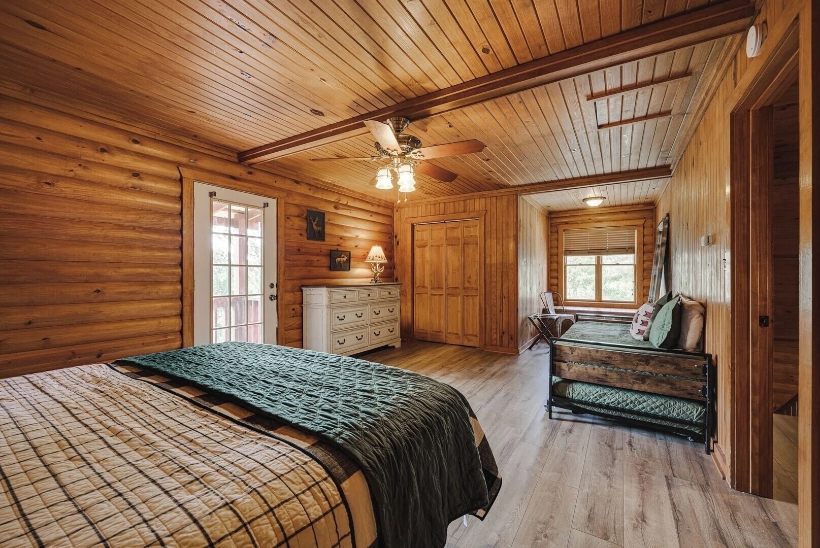 4 soverom, strykejern/-brett, wi-fi og sengetøy