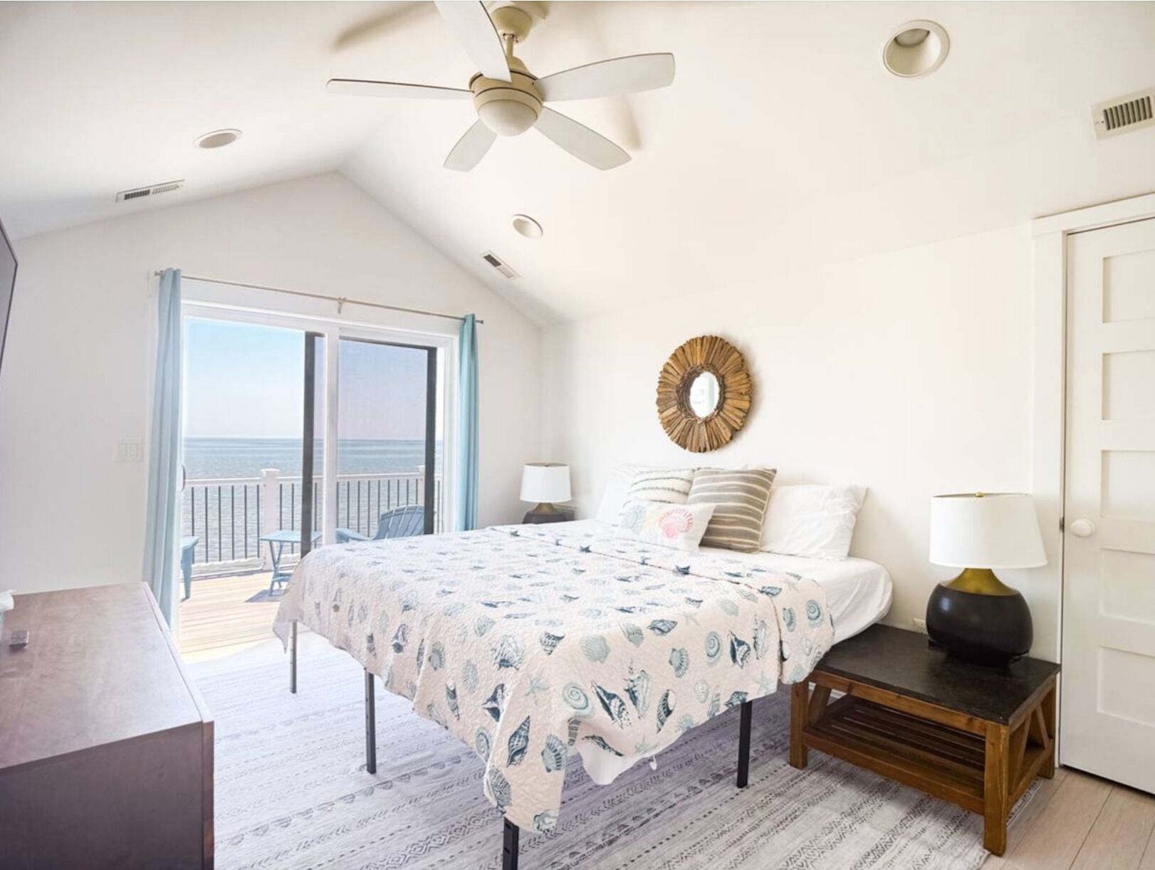 4 chambres, fer et planche à repasser, Wi-Fi gratuit, draps fournis