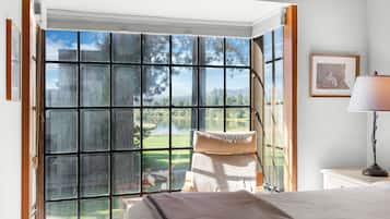 3 bedrooms, desk, iron/ironing board, WiFi