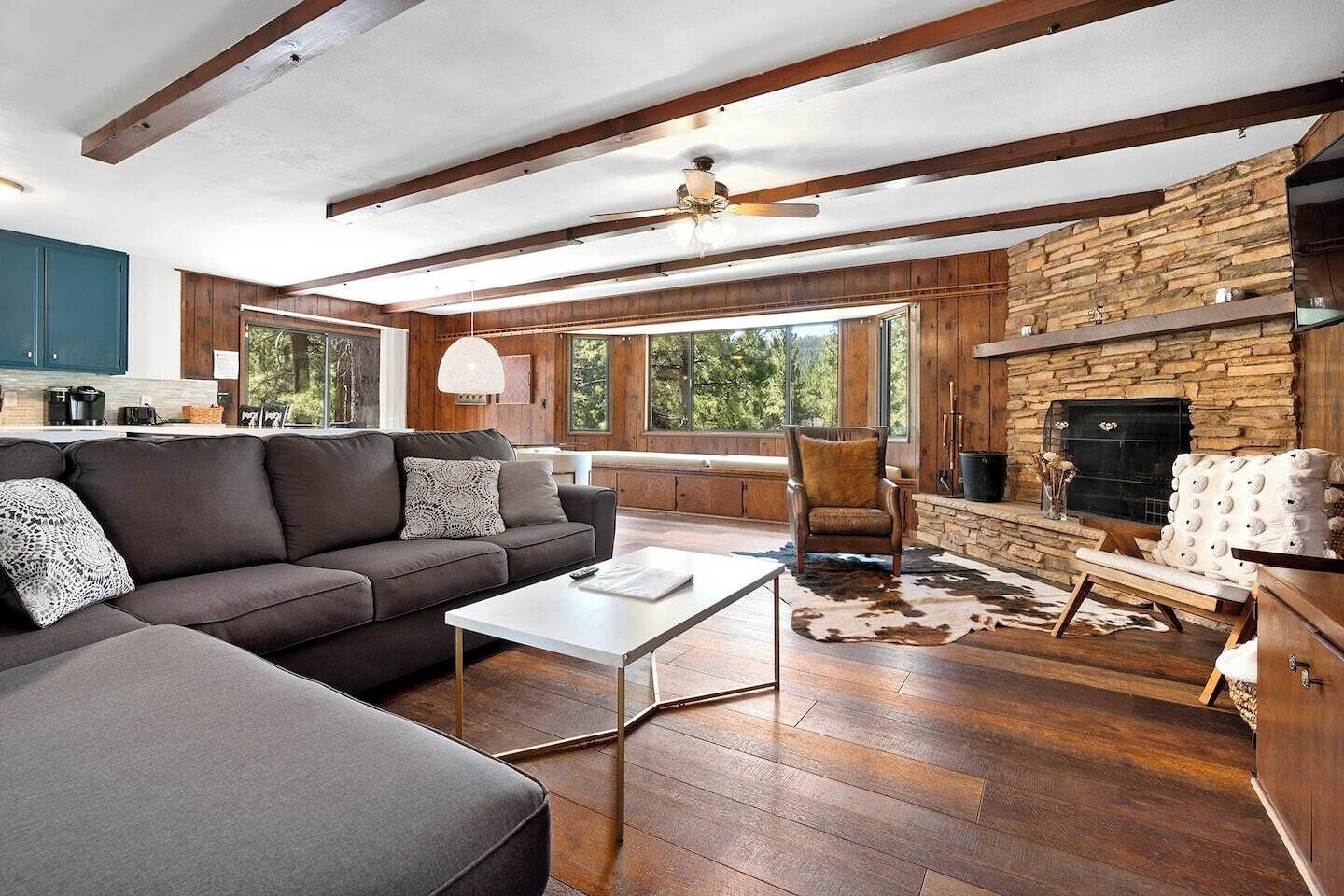 Smart TV, fireplace, offices