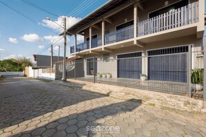 Basic Apartment | Exterior