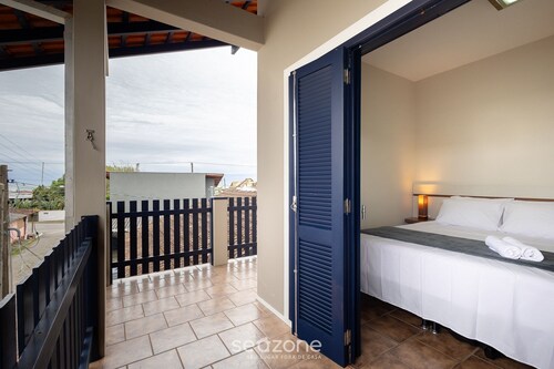 5 Bedroom House 200 m From the Beach Cmm0043