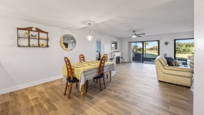 Interior - Beautiful newly remodeled 2-bedroom ocean front condo (Cocoa Beach)