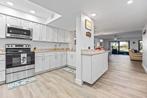Private kitchen - Beautiful newly remodeled 2-bedroom ocean front condo (Cocoa Beach)