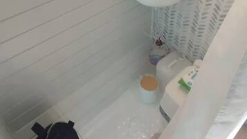 Dusche, Handtücher, Toilettenpapier