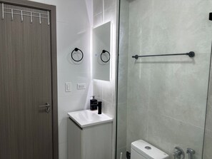 Handtücher, Seife, Toilettenpapier