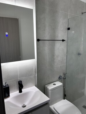 Handtücher, Seife, Toilettenpapier