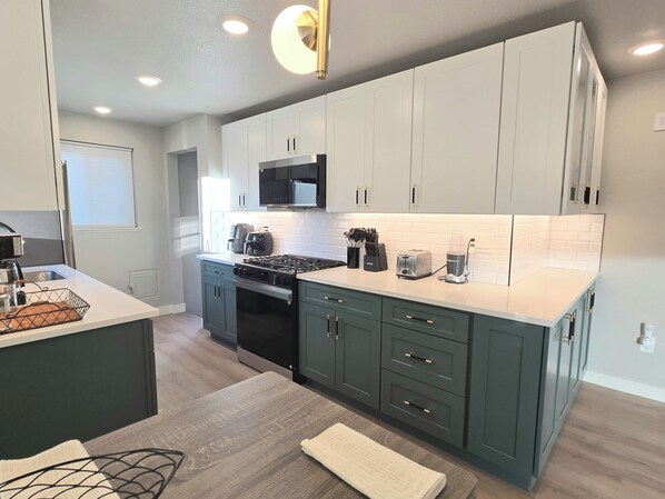 Microwave, oven, stovetop, dishwasher