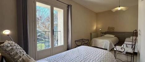 Cots/infant beds