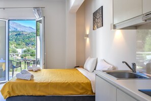 Free WiFi, bed sheets - Secret Nest 11 , studio,near the beach,Plakias (Plakias)