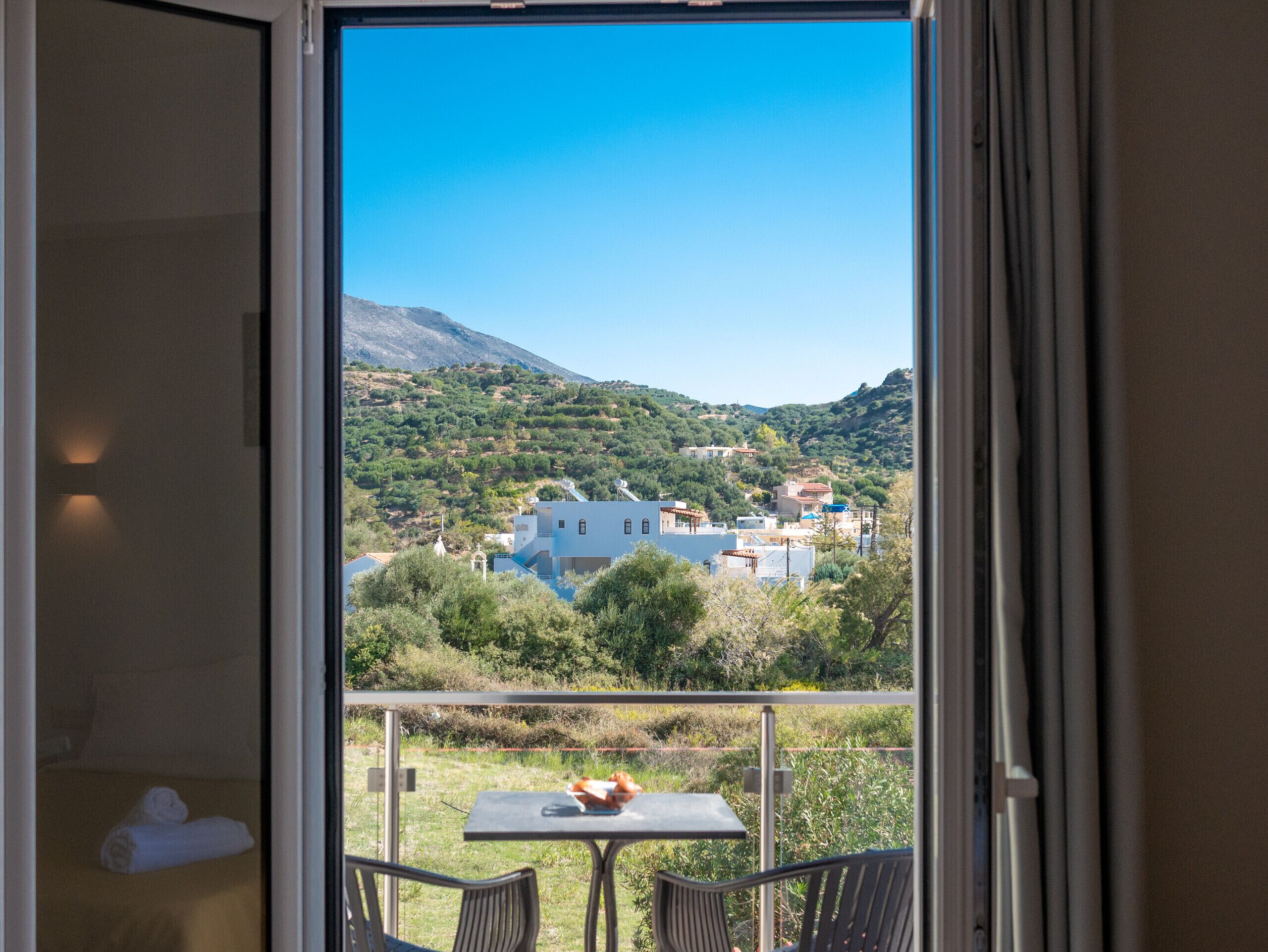 المنشأة من الداخل