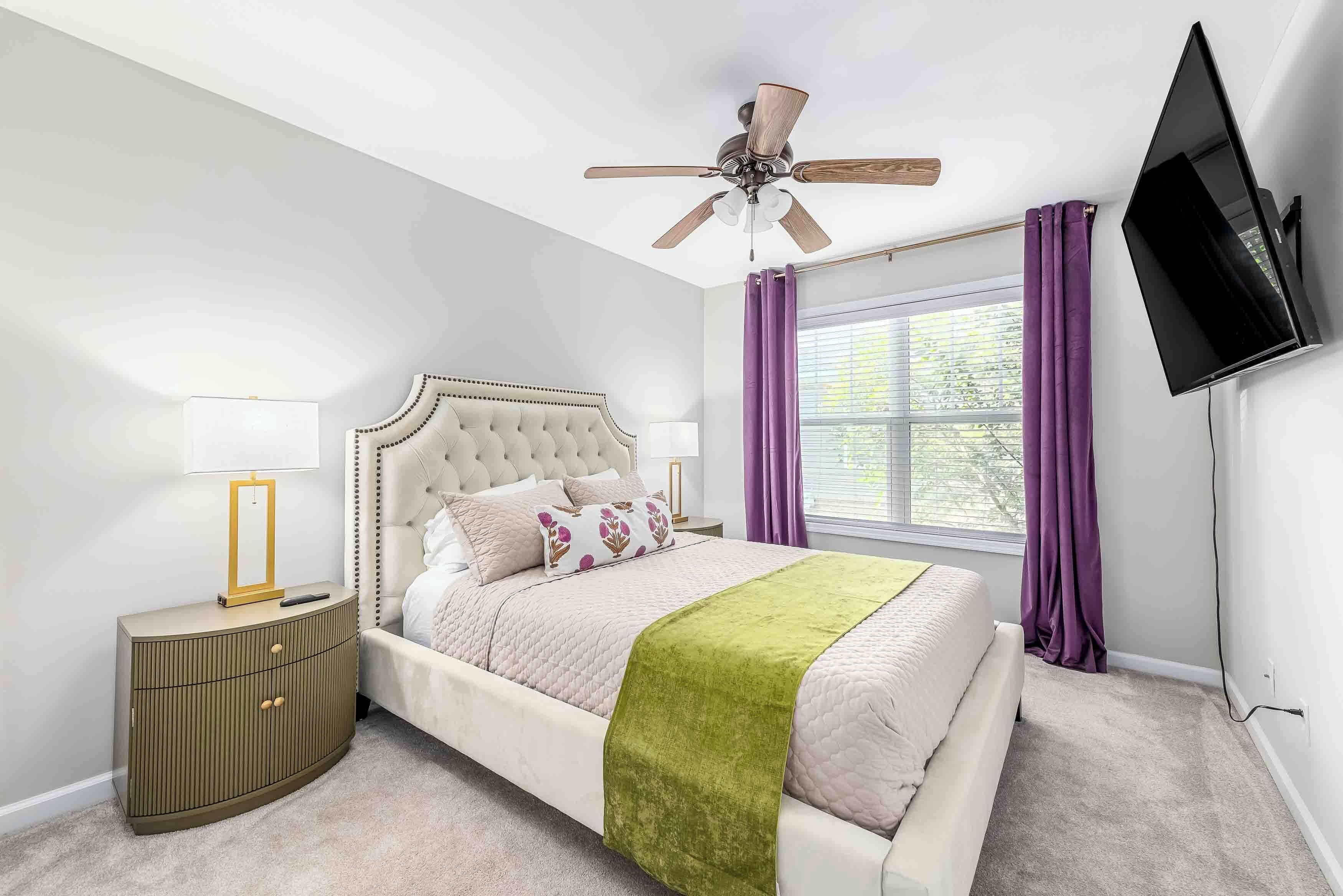 3 عدّة غرف نوم ومكواة/لوح كي وواي فاي وملاءات أسرّة