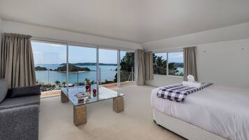 4 bedrooms, WiFi, bed sheets