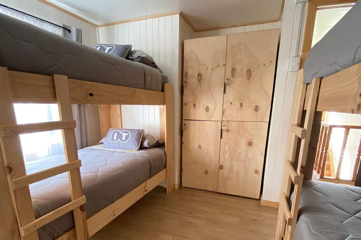 Habitación cuádruple estándar, solo para mujeres, patio, vista al patio | Espacio para trabajar con laptop y wifi gratis
