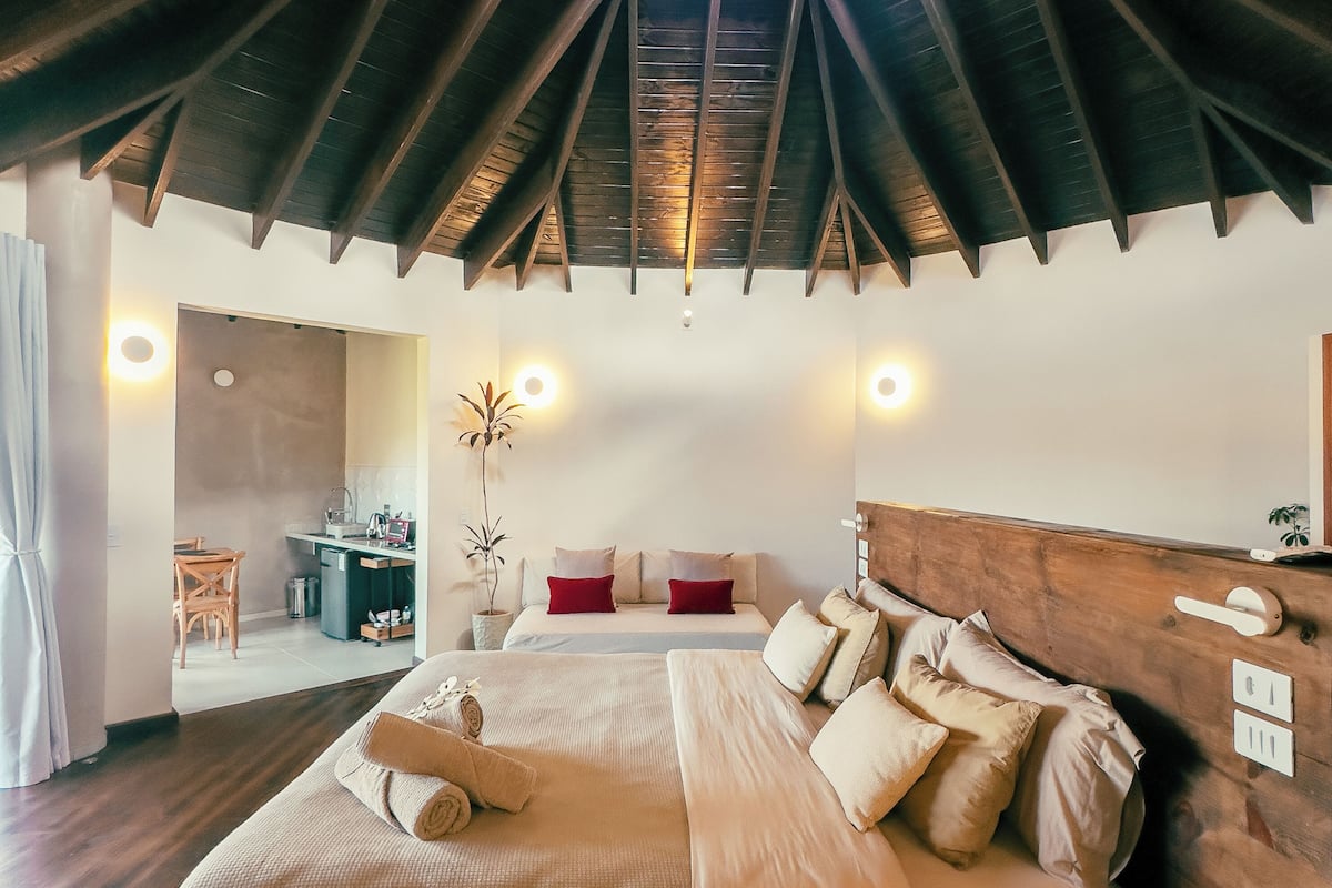 In-room safe, blackout curtains, free WiFi, bed sheets