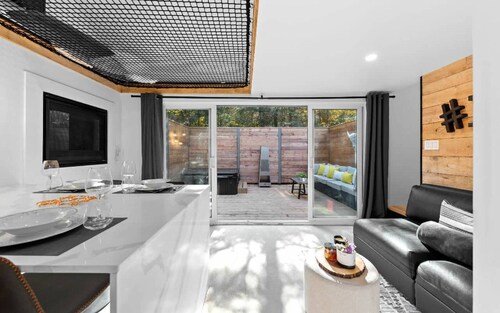 Luxury mini-chalets to disconnect for two with a private spa nestled in the hear