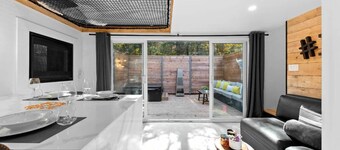 Luxury mini-chalets to disconnect for two with a private spa nestled in the hear