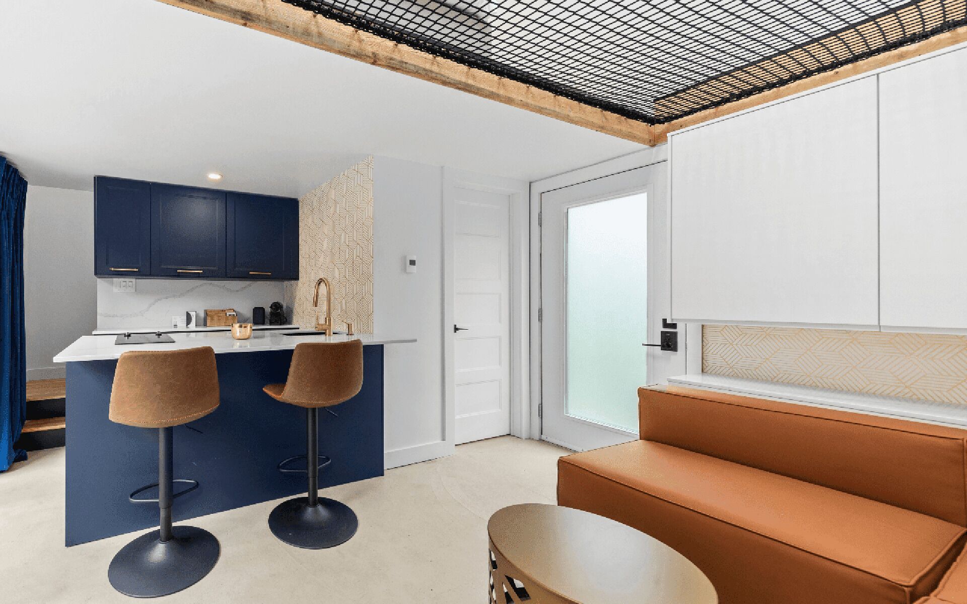 Microwave, oven, stovetop, cookware/dishes/utensils