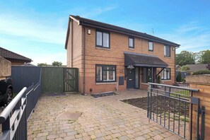 Exterior - Liverpool Retreat, 2 Double Bedrooms, Free Wi-Fi (Merseyside)