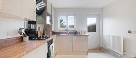 Fridge, oven, stovetop, toaster