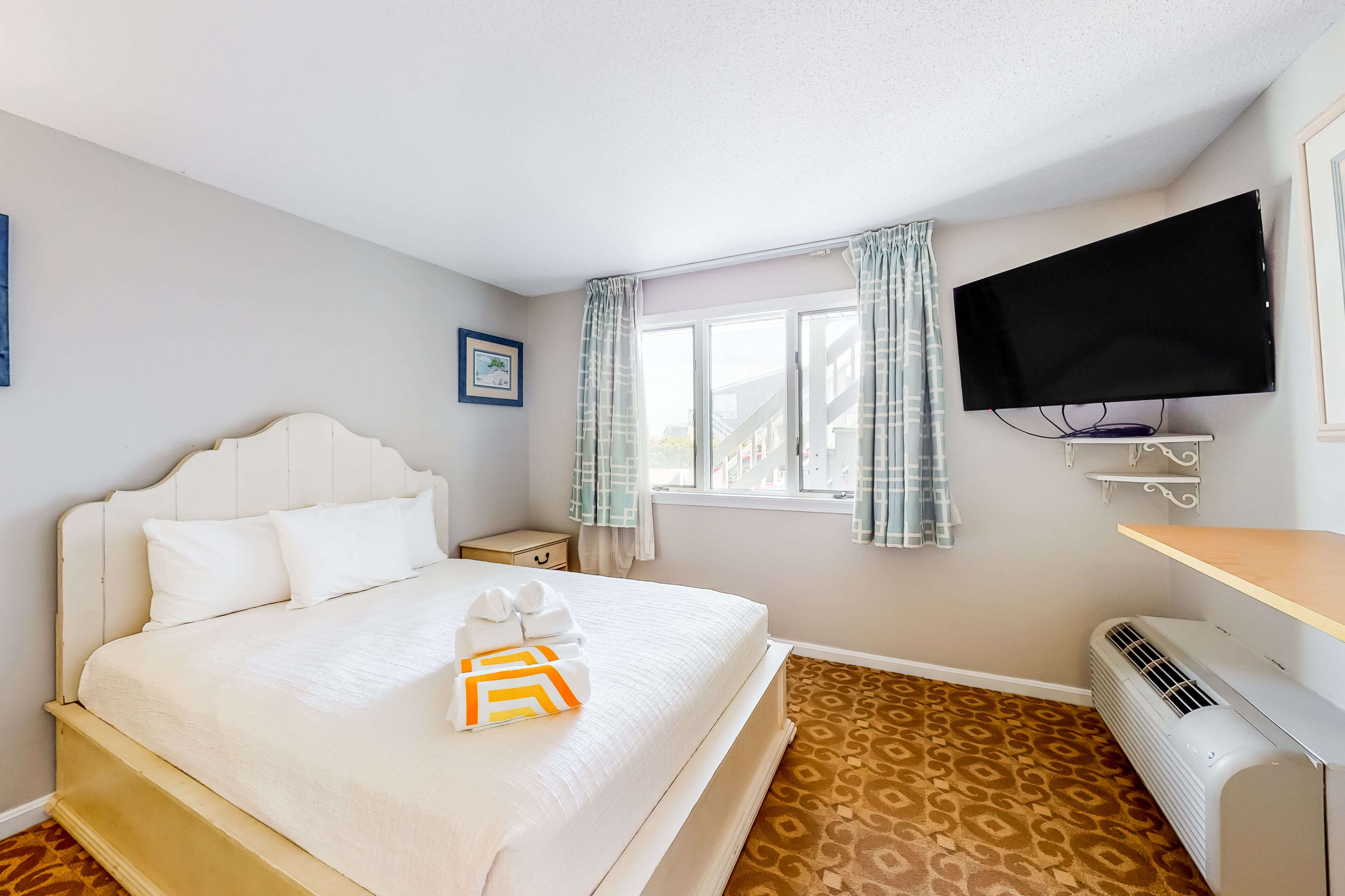 Free WiFi, bed sheets